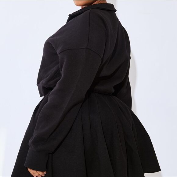 PrettyLittleThing Recycled Plus Black V Neck‎ Crop Sweatshirt Size 12 in Black - Picture 2 of 8